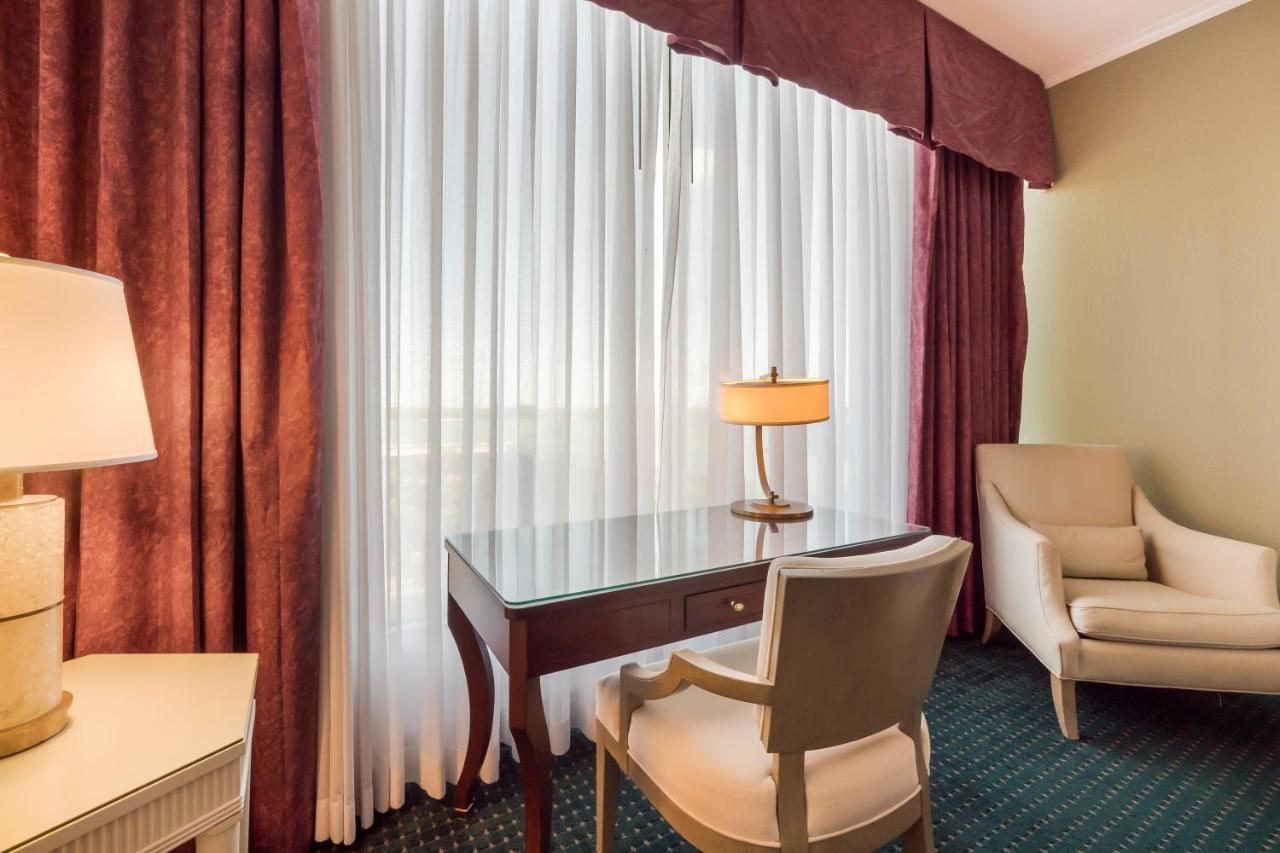Quality Inn & Suites Conference Center Winter Haven Bagian luar foto