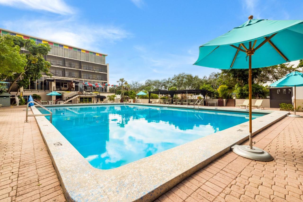 Quality Inn & Suites Conference Center Winter Haven Bagian luar foto