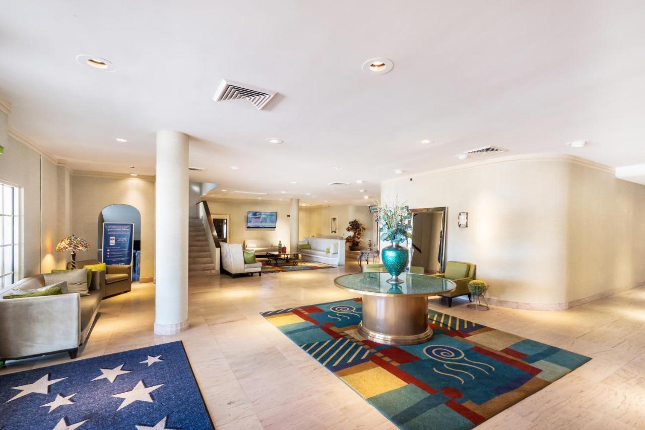 Quality Inn & Suites Conference Center Winter Haven Bagian luar foto