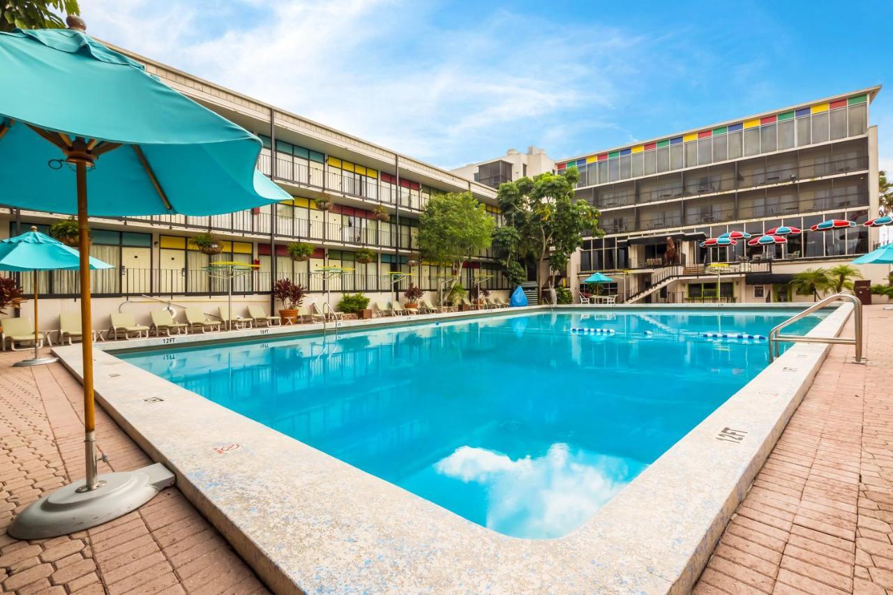 Quality Inn & Suites Conference Center Winter Haven Bagian luar foto